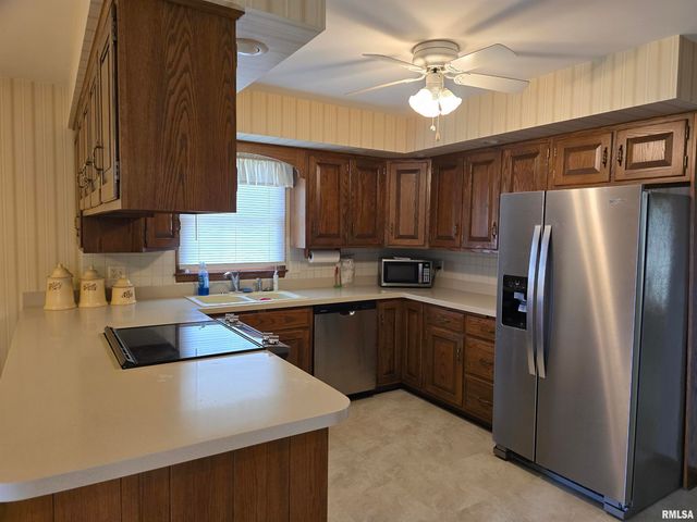 145 INGERSOLL Boulevard, Canton, IL 61520