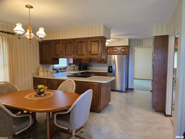 145 INGERSOLL Boulevard, Canton, IL 61520