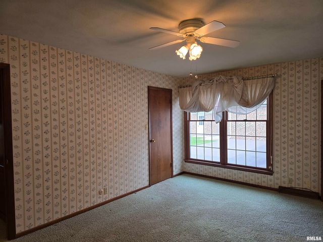 145 INGERSOLL Boulevard, Canton, IL 61520