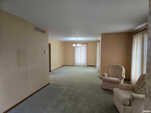 145 INGERSOLL Boulevard, Canton, IL 61520