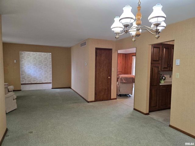 145 INGERSOLL Boulevard, Canton, IL 61520