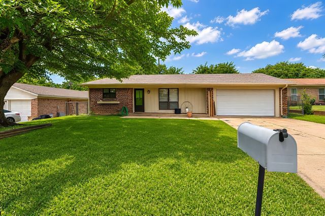 805 Long Drive, Mineral Wells, TX 76067