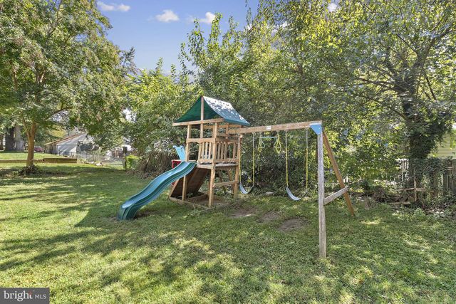 4601 LINCOLN DR, Baltimore, MD 21227
