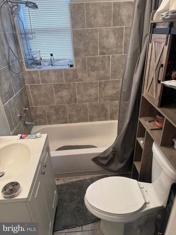 5801 BRUSH RD, Philadelphia, PA 19138