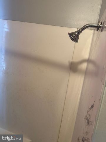 5801 BRUSH RD, Philadelphia, PA 19138