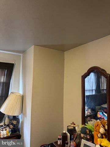 5801 BRUSH RD, Philadelphia, PA 19138