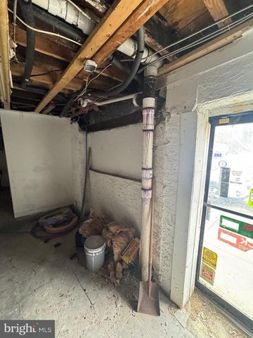 5801 BRUSH RD, Philadelphia, PA 19138