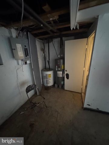 5801 BRUSH RD, Philadelphia, PA 19138