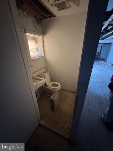 5801 BRUSH RD, Philadelphia, PA 19138