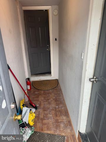 5801 BRUSH RD, Philadelphia, PA 19138