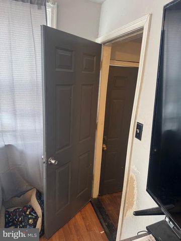 5801 BRUSH RD, Philadelphia, PA 19138