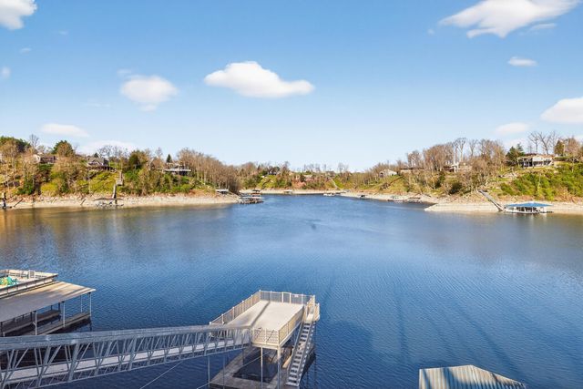 230 Persimmon Way, Harrodsburg, KY 40330