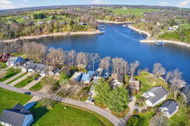 230 Persimmon Way, Harrodsburg, KY 40330