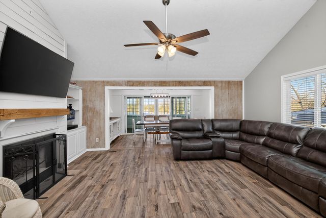 230 Persimmon Way, Harrodsburg, KY 40330