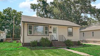 206 N Oakwood Drive, Griffith, IN 46319