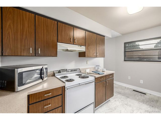 406 Valley Hi Cir B, Colorado Springs, CO 80910