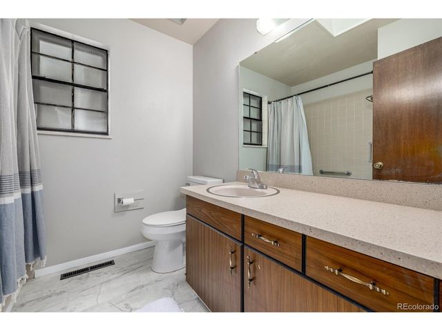 406 Valley Hi Cir B, Colorado Springs, CO 80910