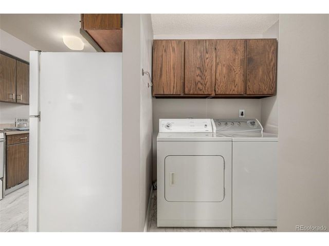 406 Valley Hi Cir B, Colorado Springs, CO 80910