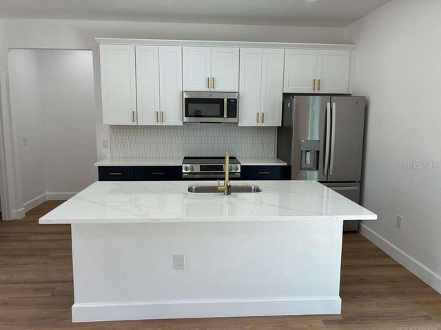 30 FISHER TRACE RUN, Ocklawaha, FL 32179