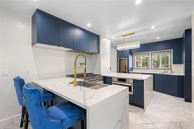 2065 E Altadena, Altadena, CA 91001
