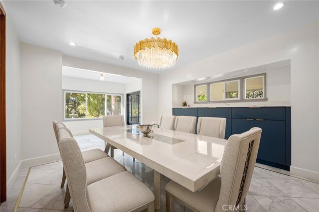 2065 E Altadena, Altadena, CA 91001