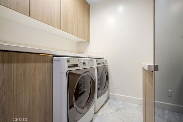 2065 E Altadena, Altadena, CA 91001