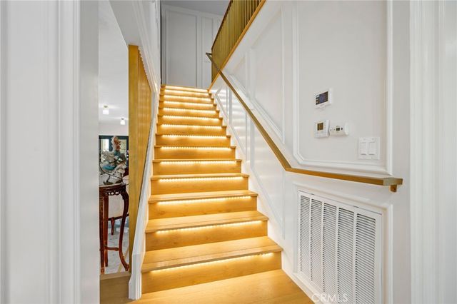 2065 E Altadena, Altadena, CA 91001