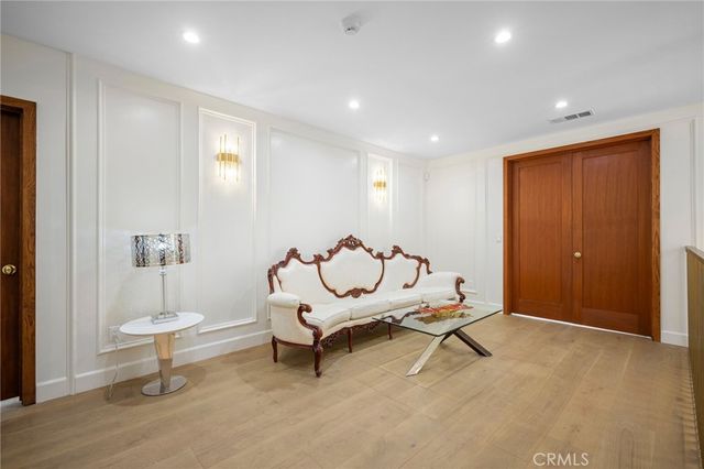 2065 E Altadena, Altadena, CA 91001