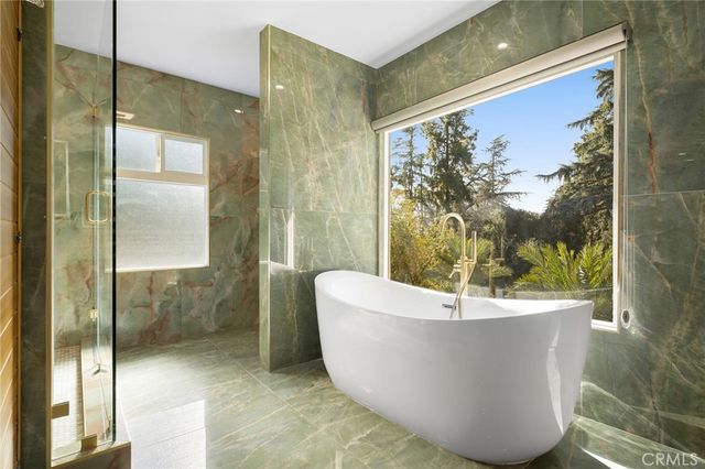 2065 E Altadena, Altadena, CA 91001