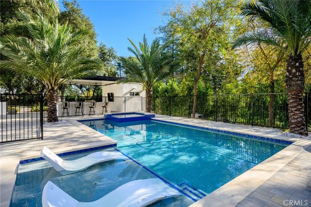 2065 E Altadena, Altadena, CA 91001