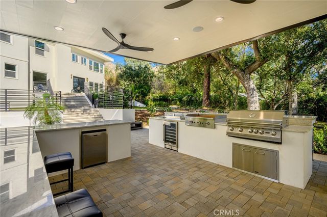 2065 E Altadena, Altadena, CA 91001