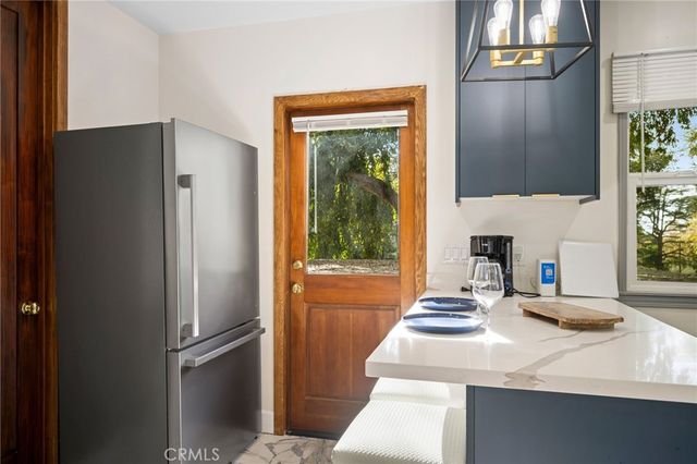 2065 E Altadena, Altadena, CA 91001