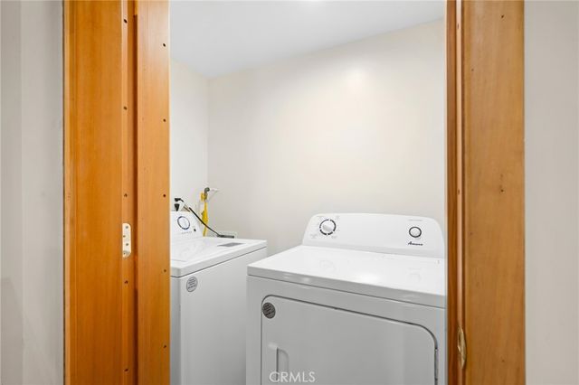 2065 E Altadena, Altadena, CA 91001
