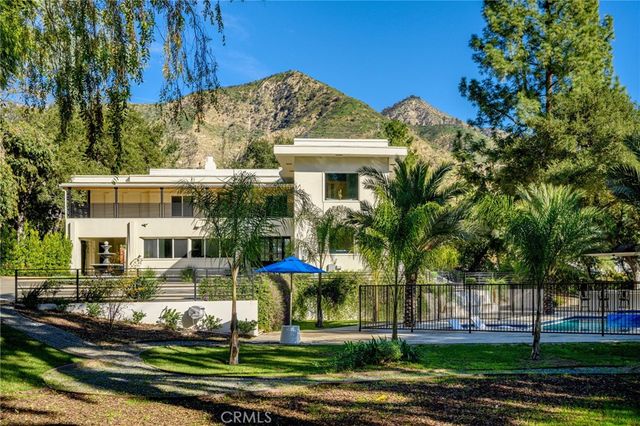 2065 E Altadena, Altadena, CA 91001