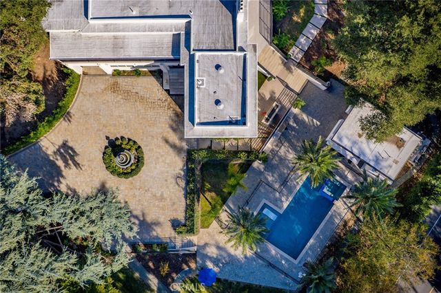 2065 E Altadena, Altadena, CA 91001