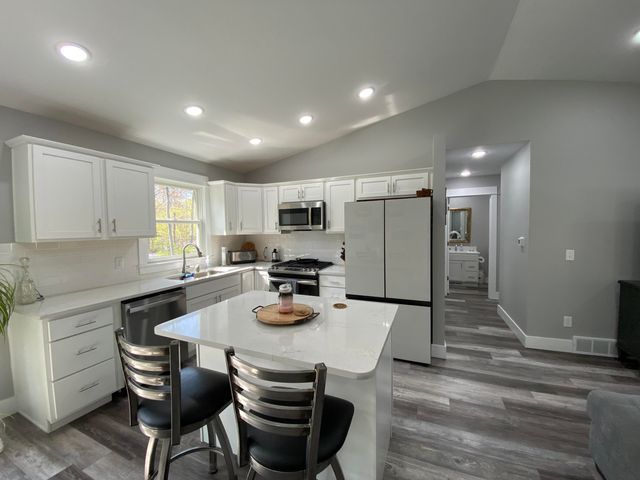 3673 Waalkes Street, Norton Shores, MI 49444