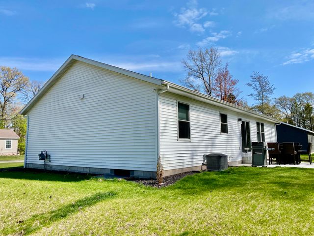 3673 Waalkes Street, Norton Shores, MI 49444