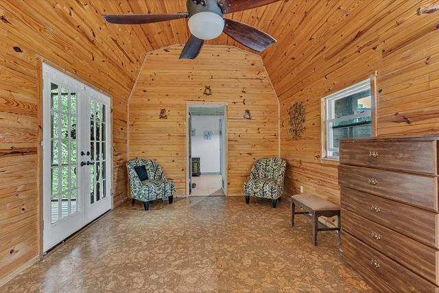 3519 Owl Hollow Rd, Linden, TN 37096
