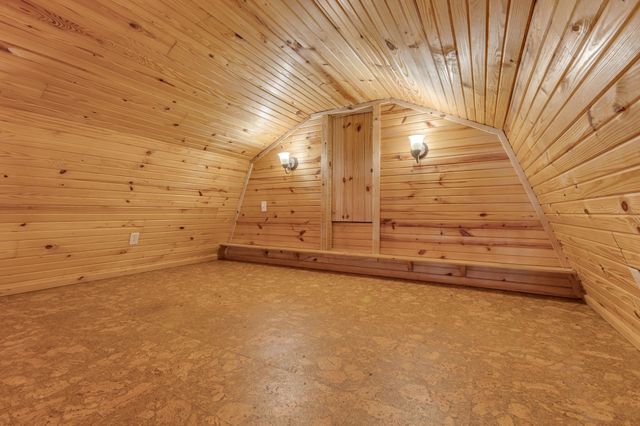 3519 Owl Hollow Rd, Linden, TN 37096