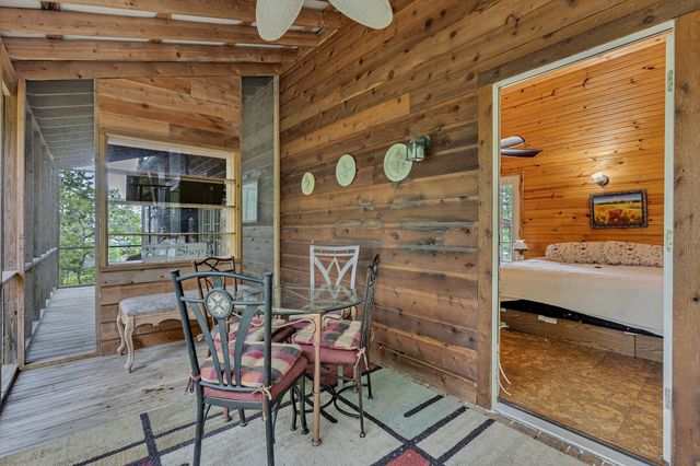 3519 Owl Hollow Rd, Linden, TN 37096