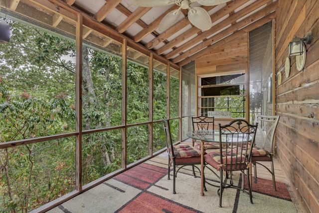 3519 Owl Hollow Rd, Linden, TN 37096