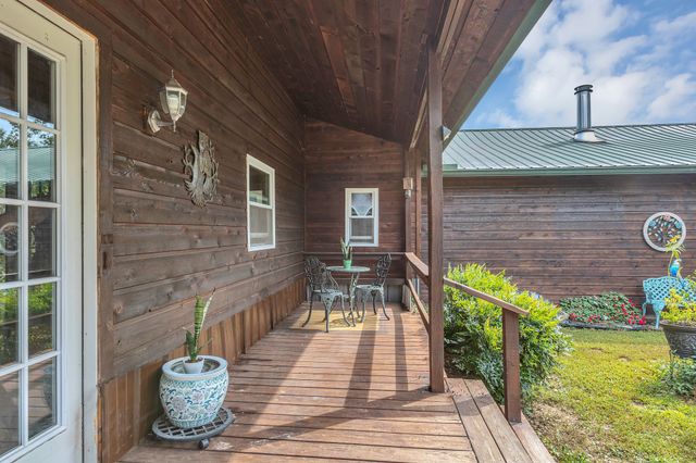 3519 Owl Hollow Rd, Linden, TN 37096