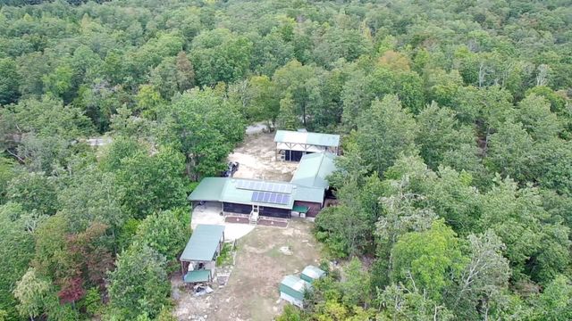 3519 Owl Hollow Rd, Linden, TN 37096