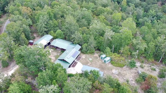 3519 Owl Hollow Rd, Linden, TN 37096