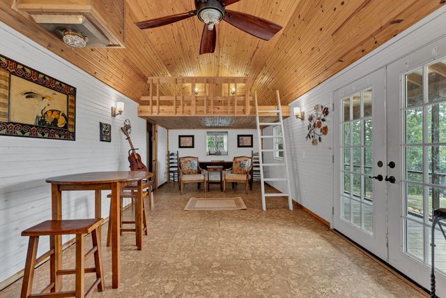 3519 Owl Hollow Rd, Linden, TN 37096