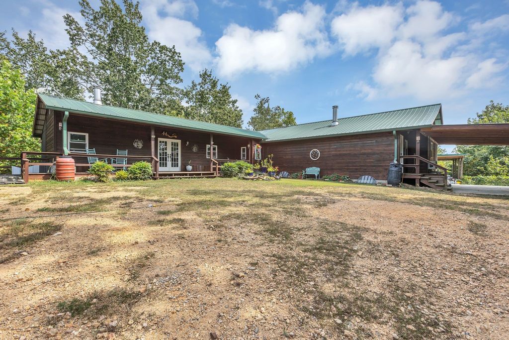 3519 Owl Hollow Rd, Linden, TN 37096