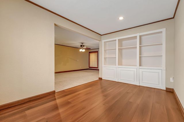 516 S Post Oak Lane 18, Houston, TX 77056