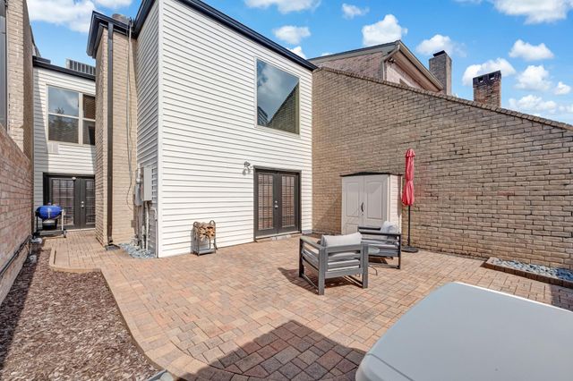 516 S Post Oak Lane 18, Houston, TX 77056