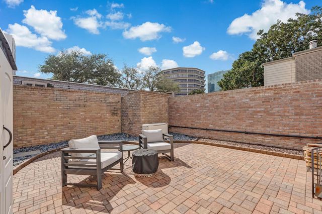 516 S Post Oak Lane 18, Houston, TX 77056