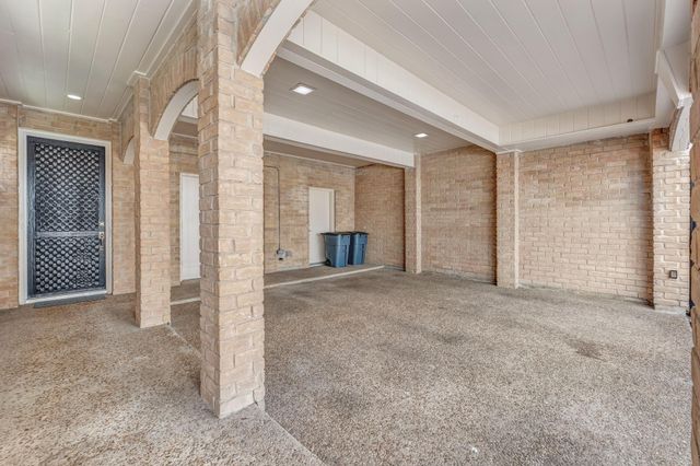 516 S Post Oak Lane 18, Houston, TX 77056